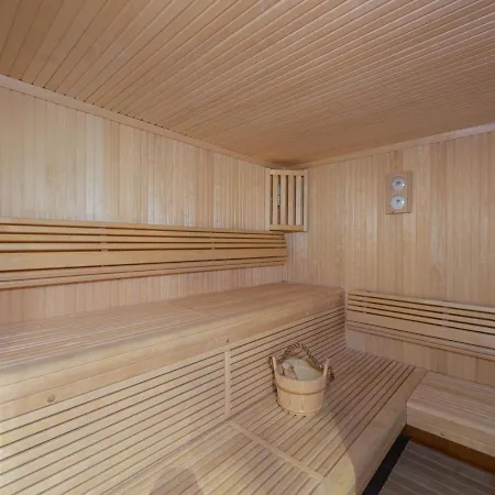 Chalet Cosy Au Centre De Le Praz Avec Sauna, Terrasse Et Parking - Fr-1-568-15 * Courchevel